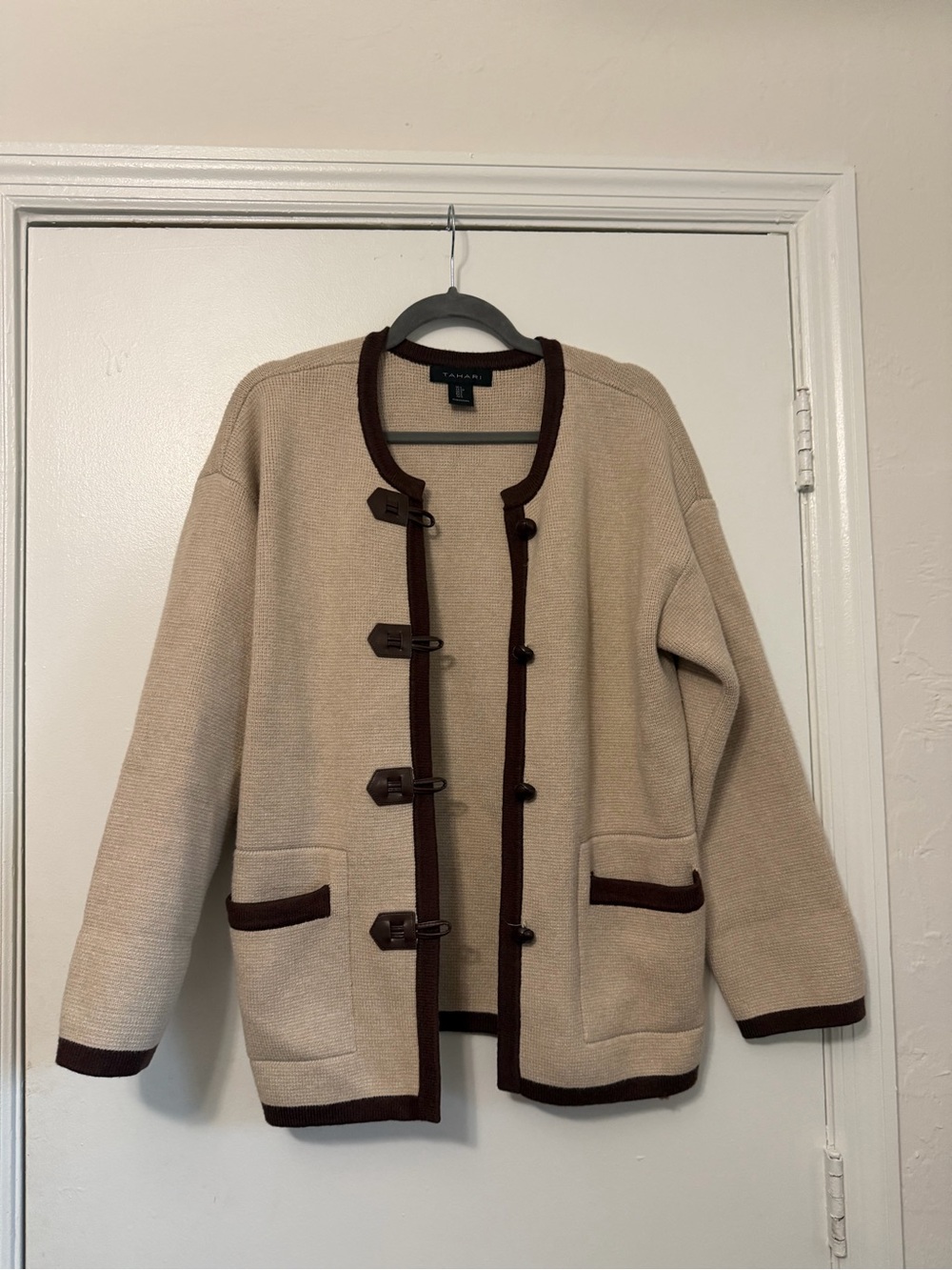 Tahari Two-Tone Knit Sweater in Beige and Dark Brown